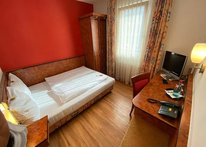 Otel Miramar Am Roemer 3*