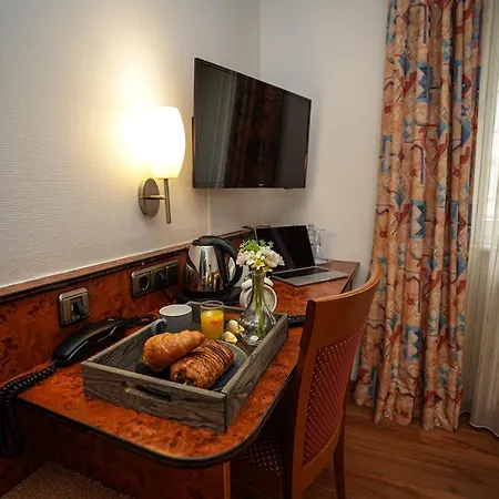 Hotell Miramar Am Römer 3*