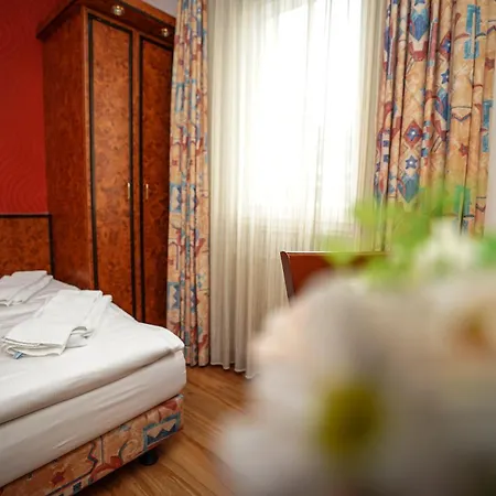 Miramar Am Roemer Hotel 3*