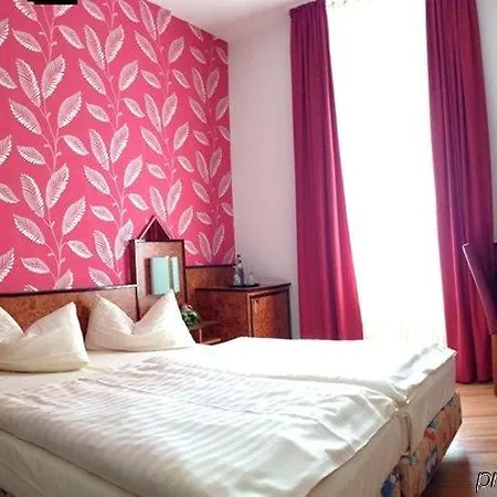 Miramar Am Roemer 3*