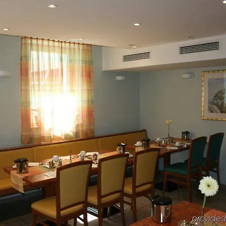 Miramar Am Römer Hotell