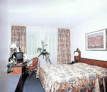 Miramar Am Römer 3*