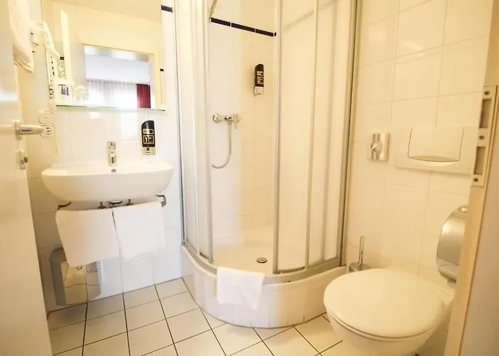 Otel Miramar Am Roemer 3*